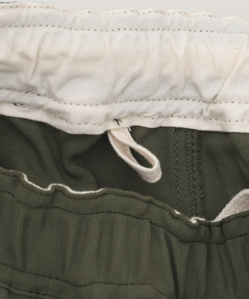 EDIFICE（エディフィス）の「ツイル ダブルクロス ベイカーイージー（カーゴパンツ・メンズ・アイボリー/カーキ/ブラック・SMALL/LARGE/MEDIUM）」の16枚目の写真