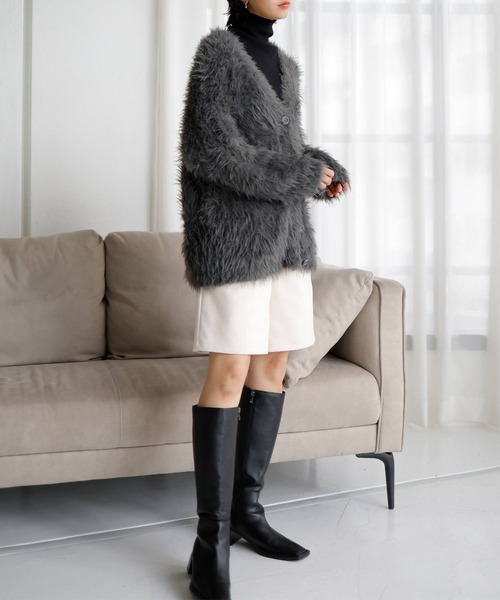 LIAN（リアン）の「フェザーVネックカーディガン（カーディガン/ボレロ・レディース・チャコールグレー/アイボリー・FREE）」の7枚目の写真