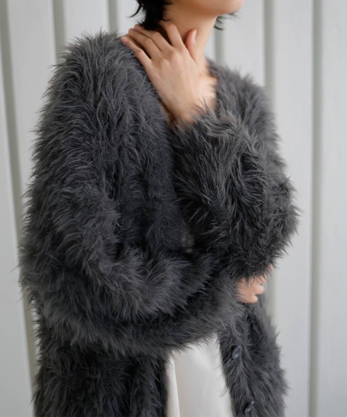 LIAN（リアン）の「フェザーVネックカーディガン（カーディガン/ボレロ・レディース・チャコールグレー/アイボリー・FREE）」の10枚目の写真