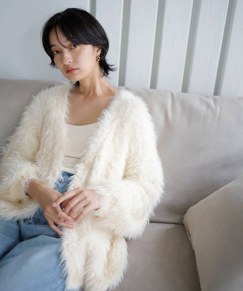 LIAN（リアン）の「フェザーVネックカーディガン（カーディガン/ボレロ・レディース・チャコールグレー/アイボリー・FREE）」の11枚目の写真