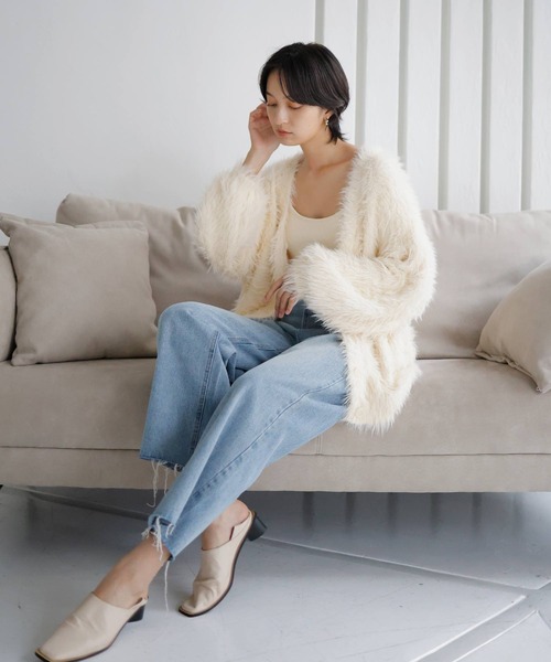 LIAN（リアン）の「フェザーVネックカーディガン（カーディガン/ボレロ・レディース・チャコールグレー/アイボリー・FREE）」の13枚目の写真