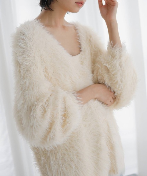 LIAN（リアン）の「フェザーVネックカーディガン（カーディガン/ボレロ・レディース・チャコールグレー/アイボリー・FREE）」の16枚目の写真