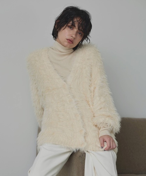 LIAN（リアン）の「フェザーVネックカーディガン（カーディガン/ボレロ・レディース・チャコールグレー/アイボリー・FREE）」の21枚目の写真