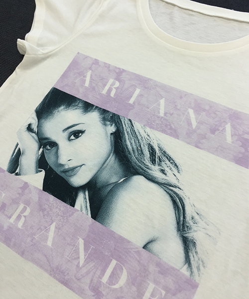 VENCEEXCHANGE（ヴァンスエクスチェンジ）の「アリアナ・グランデピンクラインTシャツ（Tシャツ/カットソー・レディース・ホワイト・MEDIUM）」の2枚目の写真