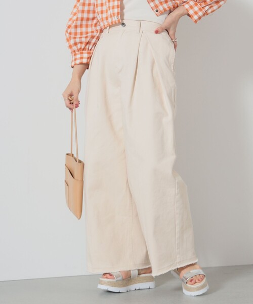 BEAMS HEART（ビームスハート）の「フリンジ タック ワイドデニムパンツ（デニムパンツ・レディース・ブラック系その他4/ナチュラル/ライトブルー/ブルー系その他/ホワイト系その他5・SMALL/MEDIUM）」の4枚目の写真