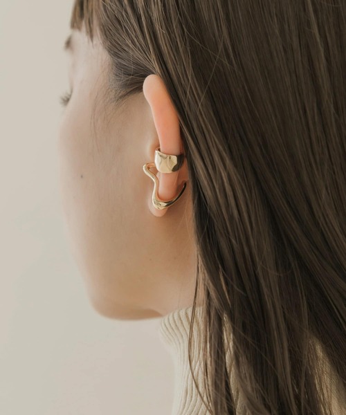 SMELLY（スメリー）の「2セットイヤカフ（イヤーカフ・レディース・ゴールド・-）」の2枚目の写真