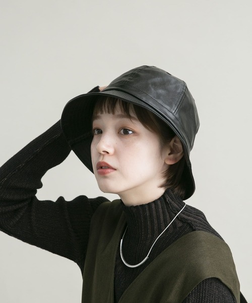 KBF（ケイビーエフ）の「レザーバケットHAT（ハット・レディース・ブラック/オフホワイト・ONE）」の6枚目の写真