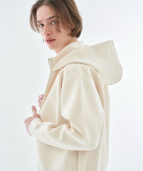 ESTNATION(エストネーション)の「ESTNATION / ミラノリブジップフーデッドブルゾン<ECOPET>(パーカー・メンズ・アイボリー/ブラック・MEDIUM/LARGE/X-LARGE)」の4枚目の写真