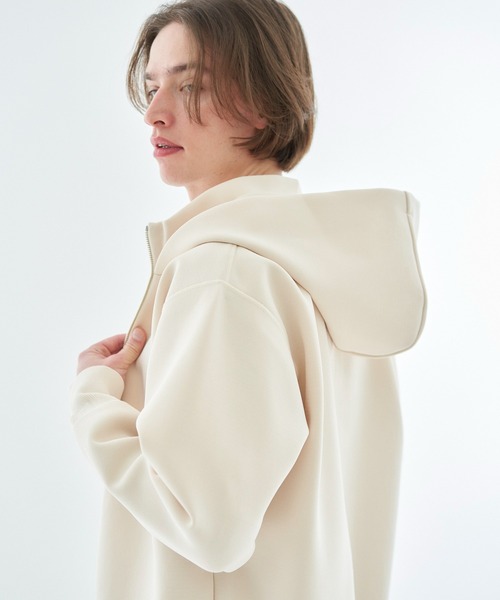 ESTNATION(エストネーション)の「ESTNATION / ミラノリブジップフーデッドブルゾン<ECOPET>(パーカー・メンズ・アイボリー/ブラック・MEDIUM/LARGE/X-LARGE)」の5枚目の写真