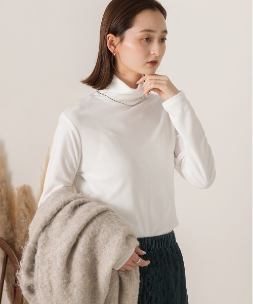 ad thie(アドティエ)の「ベロア素材 ハイネックプルオーバー(Tシャツ/カットソー・レディース・ブラック/オフホワイト/グレー/キャメル/ボルドー/ピンク/ダークグリーン・FREE)」の10枚目の写真