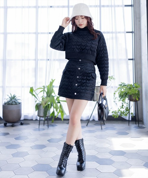 フローラルキルティングAラインミニスカート フローラルキルティングAラインミニスカート