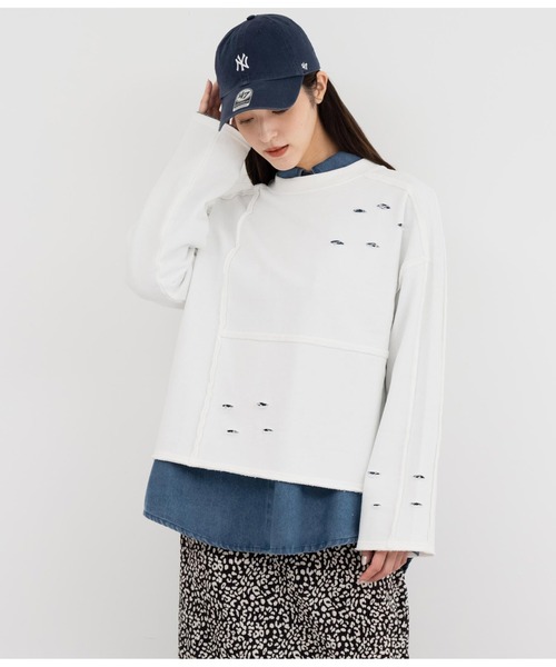 ANAP（アナップ）の「アウトシームダメージ裏毛スウェットトレーナー（スウェット・レディース・ブラック/オフホワイト・FREE）」の3枚目の写真