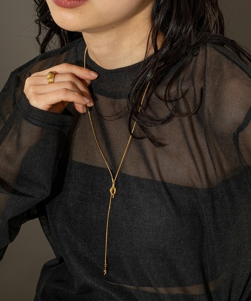 voov（ブーブ）の「【金属アレルギー対応】ノット ロング チェーン サージカル Yネックレス（ネックレス・レディース・シルバー/ゴールド・フリー）」の2枚目の写真