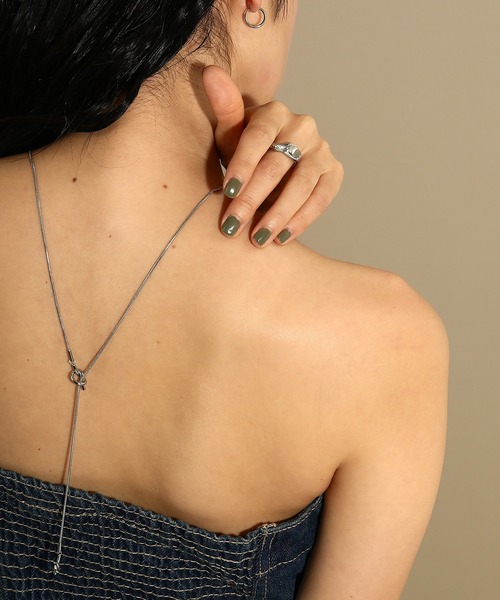 voov（ブーブ）の「【金属アレルギー対応】ノット ロング チェーン サージカル Yネックレス（ネックレス・レディース・シルバー/ゴールド・フリー）」の9枚目の写真