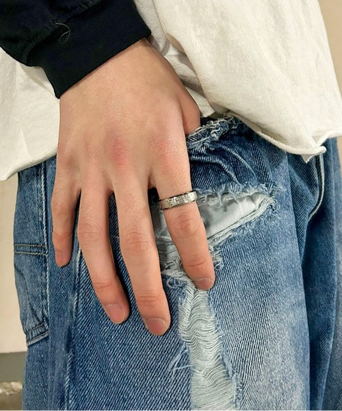 SPINNS(スピンズ)の「シルバーメタルリング/アーバンロゴ(リング・メンズ・シルバー・16)」の1枚目の写真