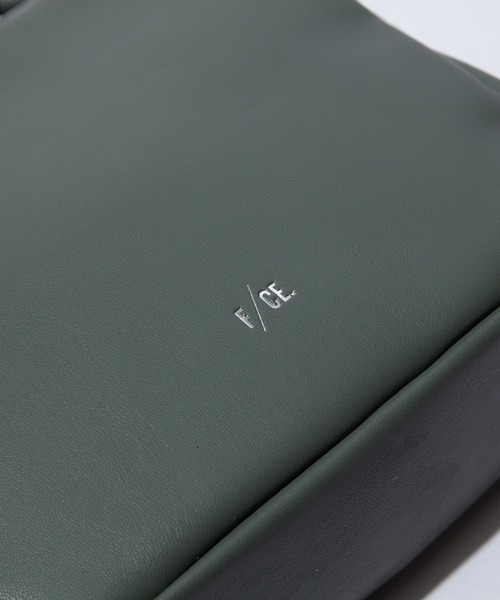 F/CE. （エフシーイー）の「F/CE. TECH LEATHER MINI SQUARE SHOULDER / エフシーイー テック レザー ミニ スクエア ショルダー（ショルダーバッグ・メンズ・ブラック/マスタード/オリーブ・FREE）」の21枚目の写真