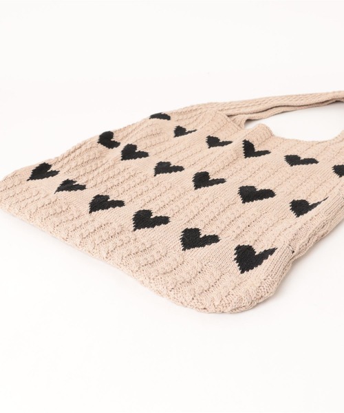apres jour clair（アプレジュールクレア）の「【apres jour clair×ARIAZ】ハート柄ニットトートバッグ（トートバッグ・レディース・ベージュ/アイボリー・FREE）」の6枚目の写真