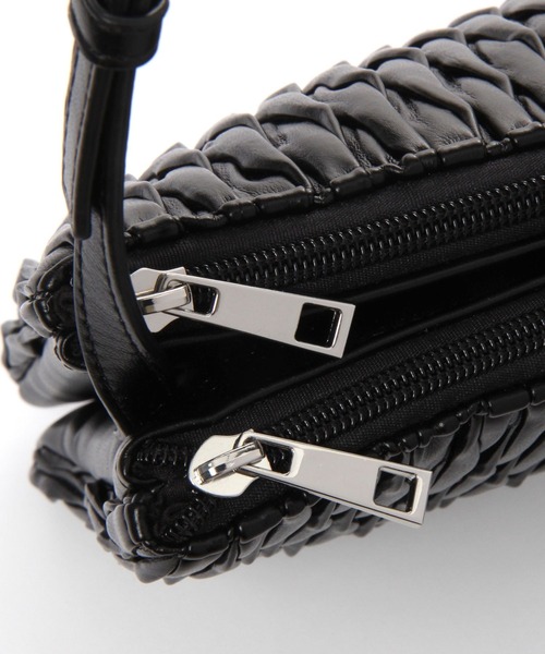 LAKOLE（ラコレ）の「ランダムプリーツパデットショルダーバッグ / 100206（ショルダーバッグ・レディース・ブラック/オフホワイト/その他1/ライトグリーン・FREE）」の9枚目の写真