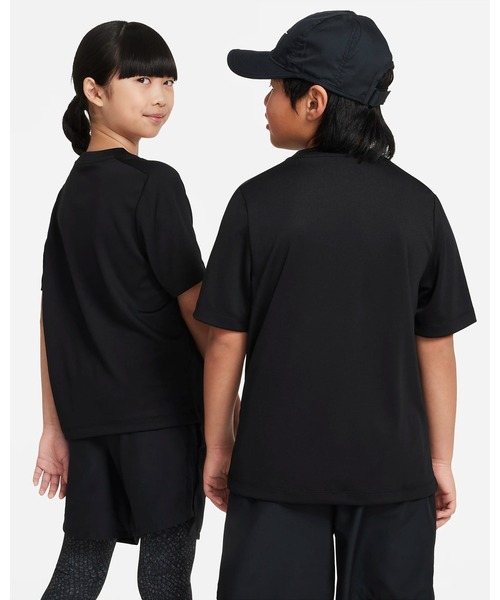NIKE（ナイキ）の「《NIKEアパレル》YTH DF ｱｲｺﾝ S/S ﾄｯﾌﾟ（Tシャツ/カットソー・キッズ・ブラック×ホワイト/グリーン系その他/バーガンディー・130/140/150/160）」の6枚目の写真