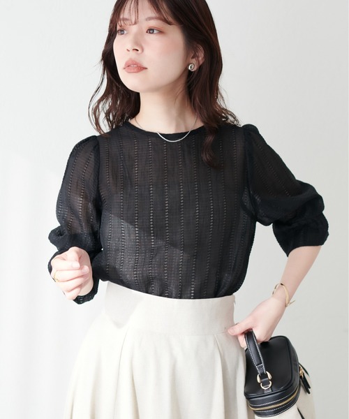 natural couture(ナチュラルクチュール)の「変わり織りシアー素材ブラウス(シャツ/ブラウス・レディース・ブラック/オフホワイト/ミント/ライトベージュ・FREE)」の12枚目の写真
