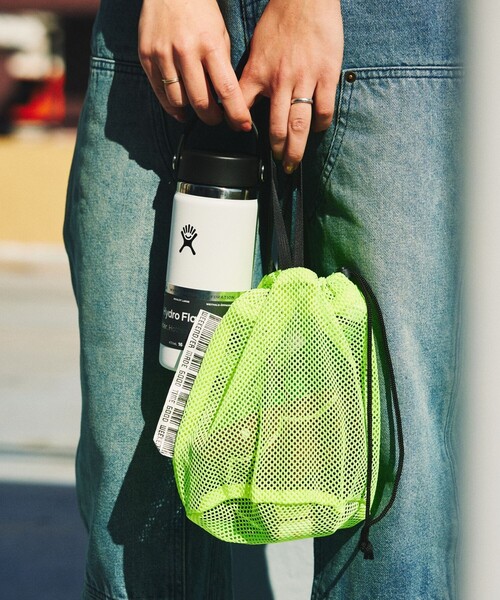 WEEKEND(ER)（ウィークエンダー）の「WEEKEND(ER) × FREAK'S STORE/ウィークエンダー × フリークスストア 別注 メッシュミニショルダーバッグ（ショルダーバッグ・レディース・グリーン/イエロー/オレンジ/グレー/ブルー・ONE SIZE）」の4枚目の写真