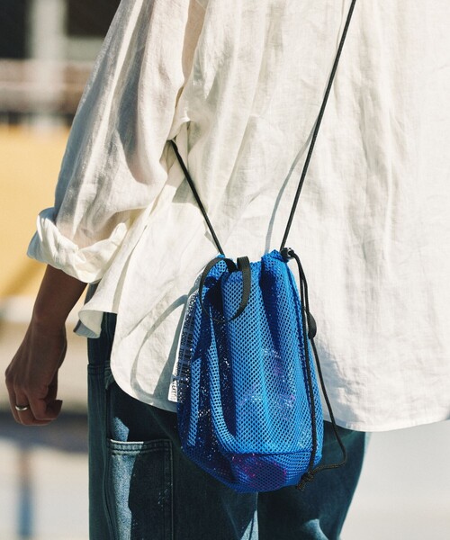 WEEKEND(ER)（ウィークエンダー）の「WEEKEND(ER) × FREAK'S STORE/ウィークエンダー × フリークスストア 別注 メッシュミニショルダーバッグ（ショルダーバッグ・レディース・グリーン/イエロー/オレンジ/グレー/ブルー・ONE SIZE）」の9枚目の写真