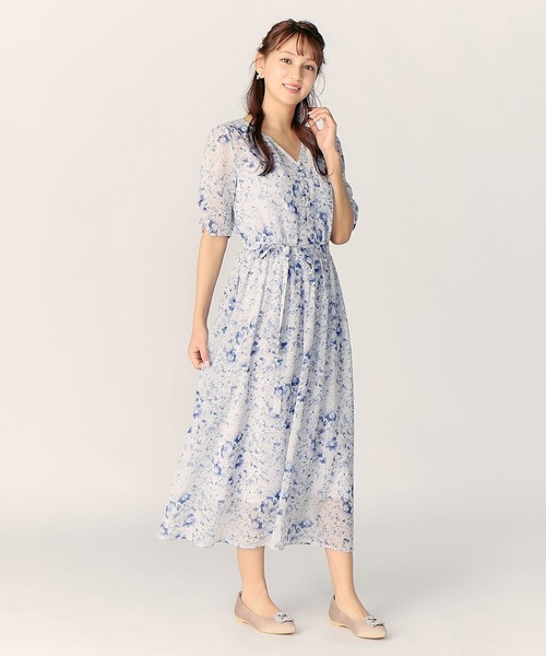 LAISSE PASSE（レッセパッセ）の「MIXフラワープリントワンピース（ワンピース・レディース・サックスブルー系/ベージュ・MEDIUM/SMALL）」の2枚目の写真