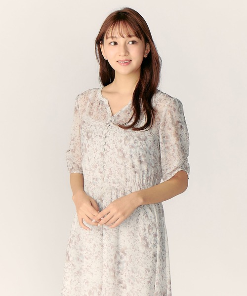 LAISSE PASSE（レッセパッセ）の「MIXフラワープリントワンピース（ワンピース・レディース・サックスブルー系/ベージュ・MEDIUM/SMALL）」の22枚目の写真