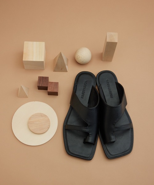 y/m by RIKA（イムバイリカ）の「スリーポイントサンダル（サンダル・レディース・ブラック・MEDIUM/LARGE/SMALL）」の15枚目の写真