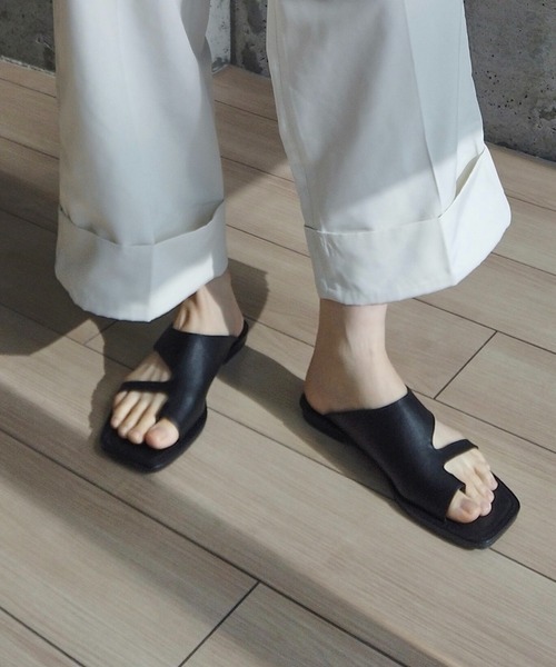 y/m by RIKA（イムバイリカ）の「スリーポイントサンダル（サンダル・レディース・ブラック・MEDIUM/LARGE/SMALL）」の3枚目の写真