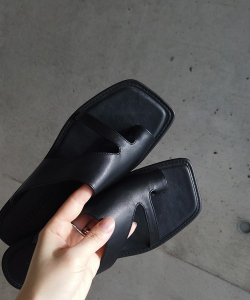 y/m by RIKA（イムバイリカ）の「スリーポイントサンダル（サンダル・レディース・ブラック・MEDIUM/LARGE/SMALL）」の12枚目の写真