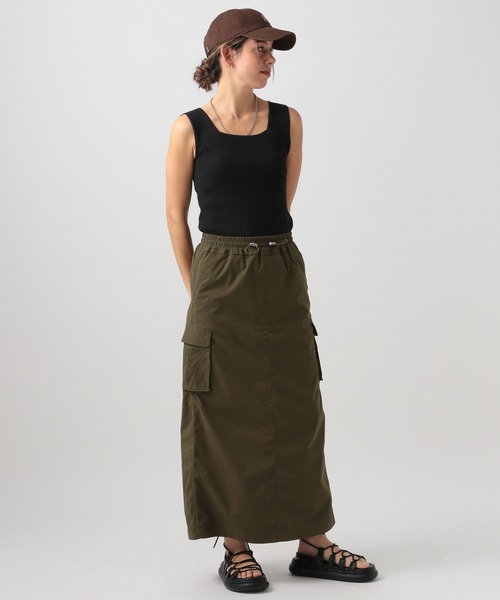 BAYFLOW（ベイフロー）の「[デコルテが綺麗にみえる]スクエアニットタンク（タンクトップ・レディース・アイボリー/ブルー/ブラック・FREE）」の22枚目の写真