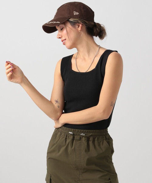 BAYFLOW（ベイフロー）の「[デコルテが綺麗にみえる]スクエアニットタンク（タンクトップ・レディース・アイボリー/ブルー/ブラック・FREE）」の18枚目の写真