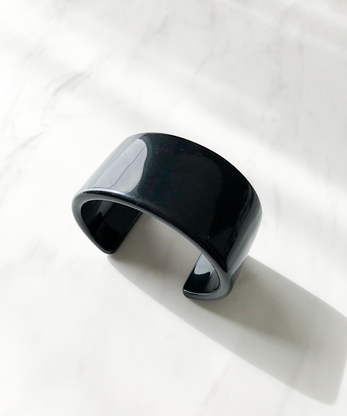 imac 装飾的な黒いバングル モノトーンアクリルバングル（バングル/リストバンド