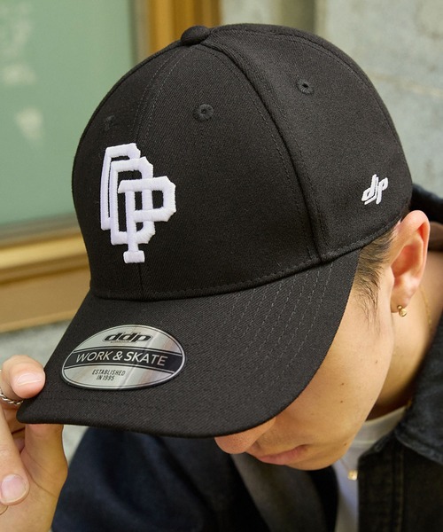 ddp（ディーディーピー）の「DDP/ディーディーピー 別注 ベースボールキャップ（キャップ・メンズ・ダークネイビー/ストーン/ブラック・FREE）」の2枚目の写真