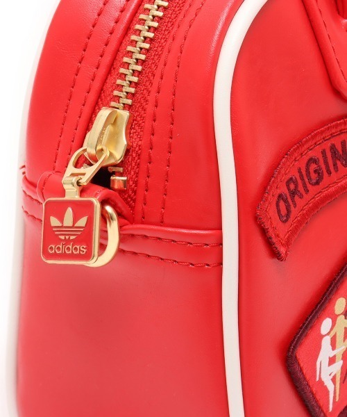 adidas 赤 ショルダーバッグ 大人気！アディダス☆Patent Trefoil Crossbody Bag☆選べる2色