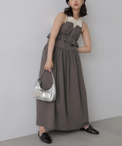 FREE'S MART（フリーズマート）の「ペプラムキャミティアードワンピース（ワンピース・レディース・グレー/ブルー/ホワイト・SMALL/MEDIUM）」の6枚目の写真