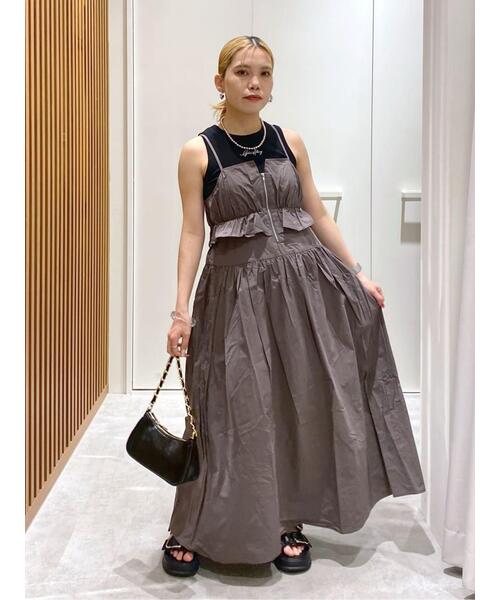 FREE'S MART（フリーズマート）の「ペプラムキャミティアードワンピース（ワンピース・レディース・グレー/ブルー/ホワイト・SMALL/MEDIUM）」の9枚目の写真