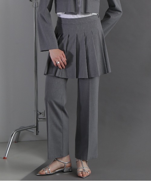 CREOLME（クレオルム）の「(CREOLME)ボックスプリーツスカートパンツ（その他パンツ・レディース・グレー/ネイビー・SMALL/MEDIUM）」の2枚目の写真