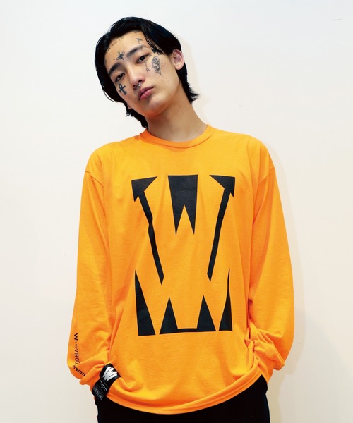 [W] by VIRGOwearworks（ダブリューバイヴァルゴウェアーワークス）の「W-mold logo lst（Tシャツ/カットソー・メンズ・オレンジ/ホワイト/ブラック・M/L/XL/XXL）」の3枚目の写真