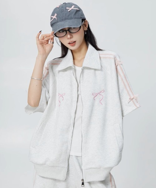 tシャツ A'GEM/9 × .kom 「.KOM/ドットケーオーエム」 リボンライントップス(1) レディース A'GEM/9 × .kom 『.KOM/ドットケーオーエム』 リボンライン
