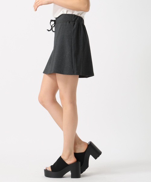 FOREVER 21（フォーエバー トゥエンティーワン）の「【2024FW】レイヤードカットフレアパンツ（その他パンツ・レディース・グレー/ブラック・SMALL/MEDIUM）」の13枚目の写真