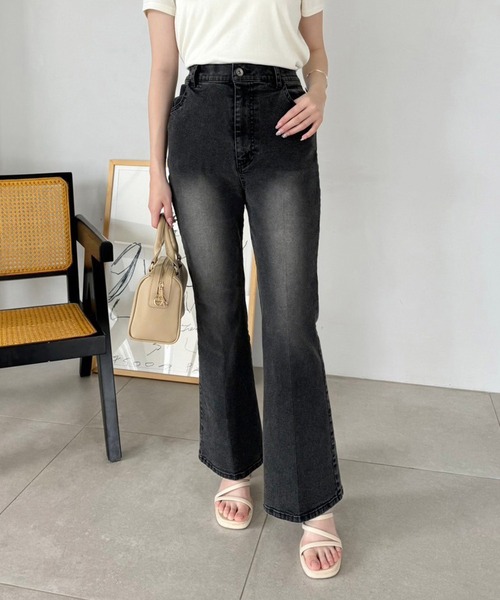 one after another NICE CLAUP（ワンアフターアナザーナイスクラップ）の「フレアデニムパンツ（デニムパンツ・レディース・ライトブルー/ブルー/グレー/ブルー系その他・MEDIUM/SMALL）」の2枚目の写真