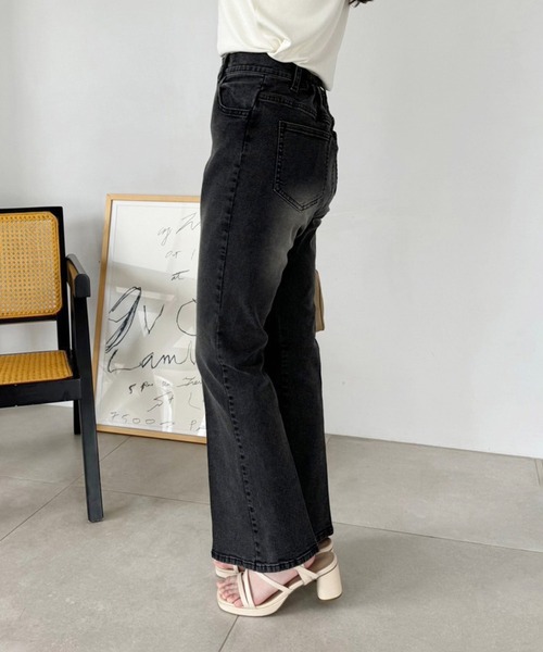 one after another NICE CLAUP（ワンアフターアナザーナイスクラップ）の「フレアデニムパンツ（デニムパンツ・レディース・ライトブルー/ブルー/グレー/ブルー系その他・MEDIUM/SMALL）」の9枚目の写真