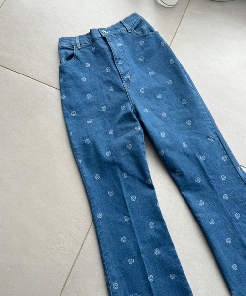 one after another NICE CLAUP（ワンアフターアナザーナイスクラップ）の「フレアデニムパンツ（デニムパンツ・レディース・ライトブルー/ブルー/グレー/ブルー系その他・MEDIUM/SMALL）」の21枚目の写真