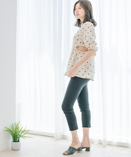 Jayro(ジャイロ)の「ドットプリントV衿ブラウス(シャツ/ブラウス・レディース・ベージュ/ブラック・M)」の20枚目の写真