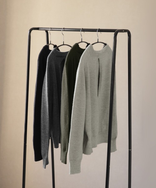 LAFFMO(ラフモ)の「バックオープンニット(ニット/セーター・レディース・グレー/ブラック/カーキ/ダークグレー・F)」の16枚目の写真