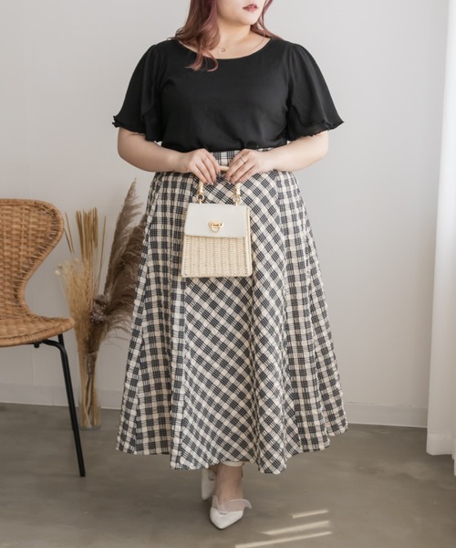 CLETTE(クレット)の「スカラップ調メローサマーニット(ニット/セーター・レディース・ブラック/モカ/オフホワイト・4L/3L/LL)」の4枚目の写真