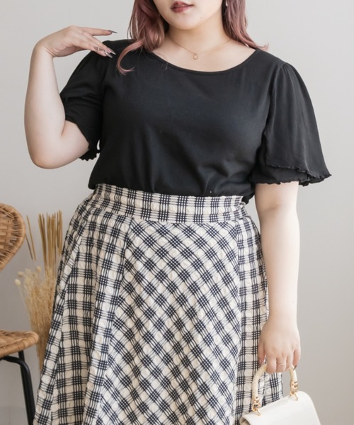 CLETTE(クレット)の「スカラップ調メローサマーニット(ニット/セーター・レディース・ブラック/モカ/オフホワイト・4L/3L/LL)」の5枚目の写真