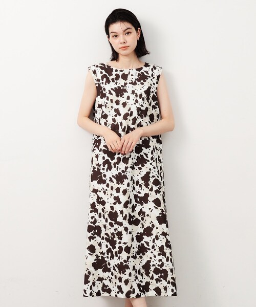 セール】アニマル柄プリントAラインワンピース【洗濯機洗い可